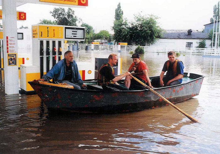 flood_gas_station.jpg