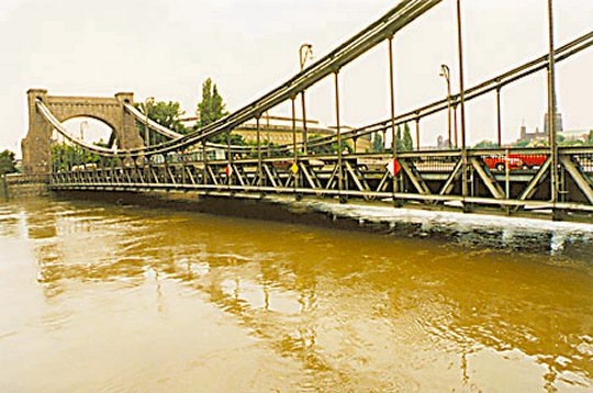 flood_kaiserbruecke.jpg