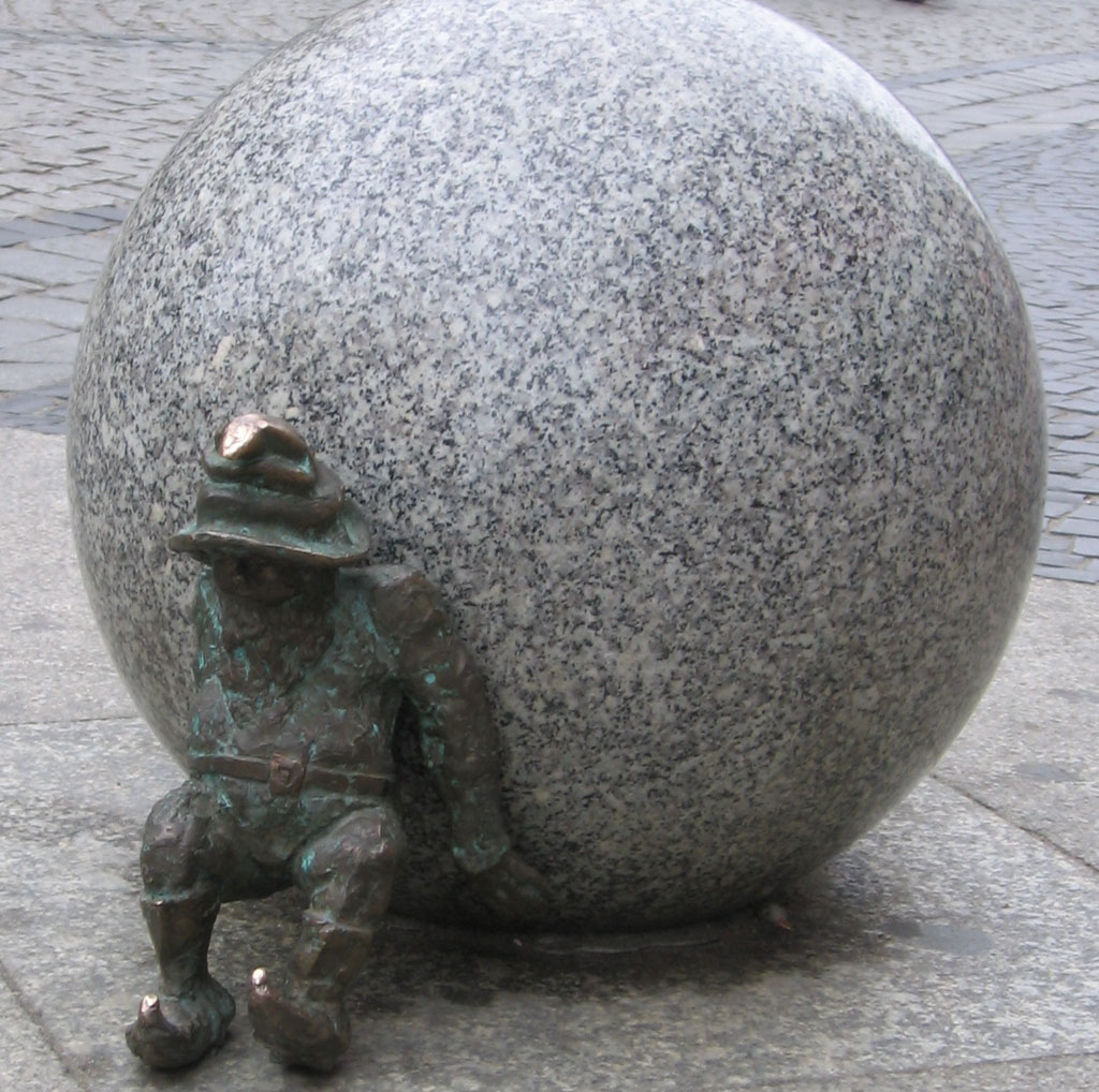 wroclaw_krasnal_syzyfek.jpg